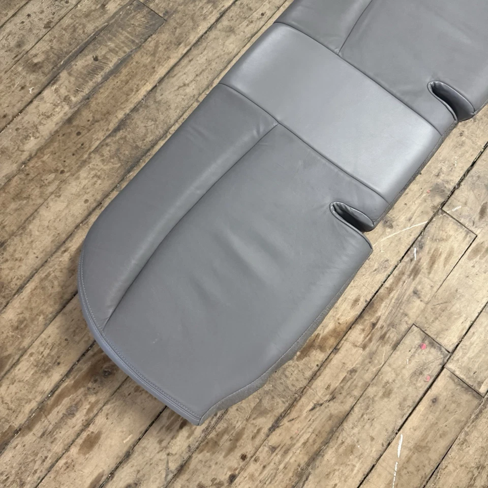 Cojín de asiento inferior trasero Buick LeSabre 2002-2005 gris medio 25726517 OEM Foto 2 de 4