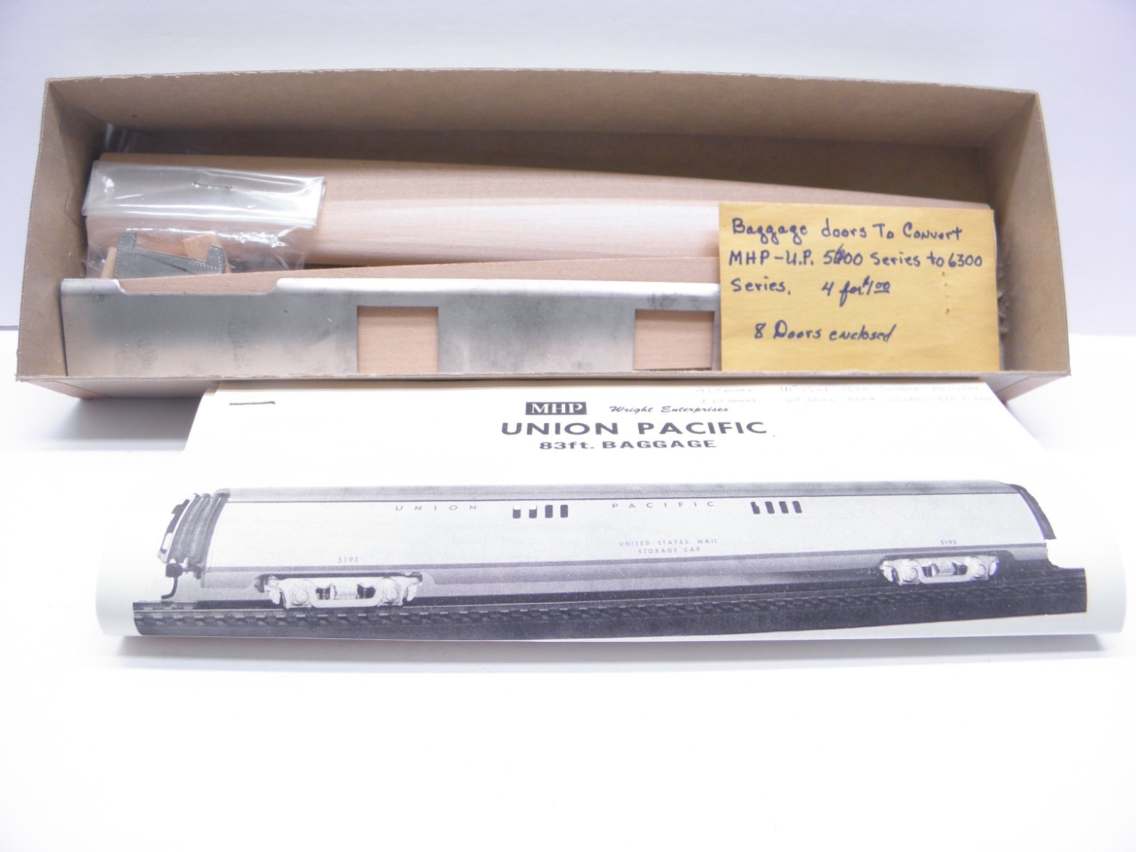 Mhp Great Northern Empire Builder 83' Full Baggage -Ho Scale- Kit #50033- S-Kit