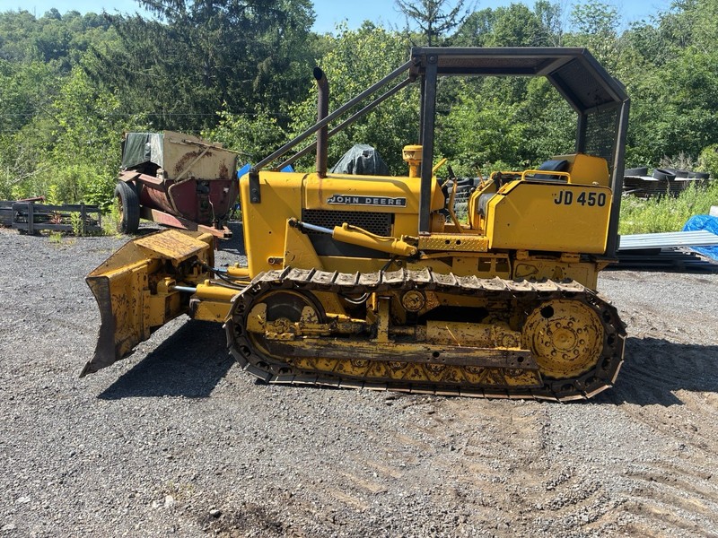 John Deere 450 Dozer With 6 Way Blade