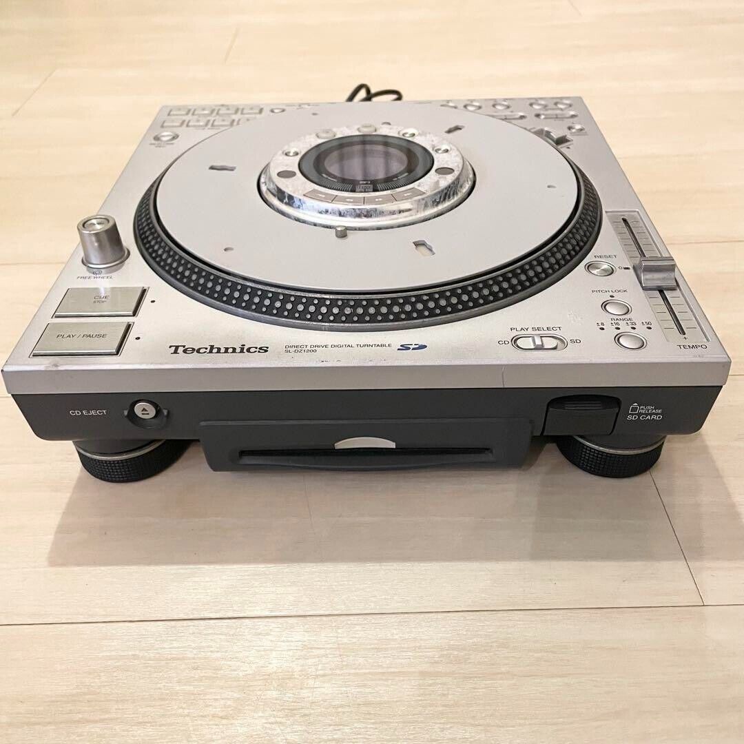 Technics SL-DZ1200 Digital Turntable Player Direct Drive Technics SL-DZ1200 Digital Turntable Player Direct Drive
