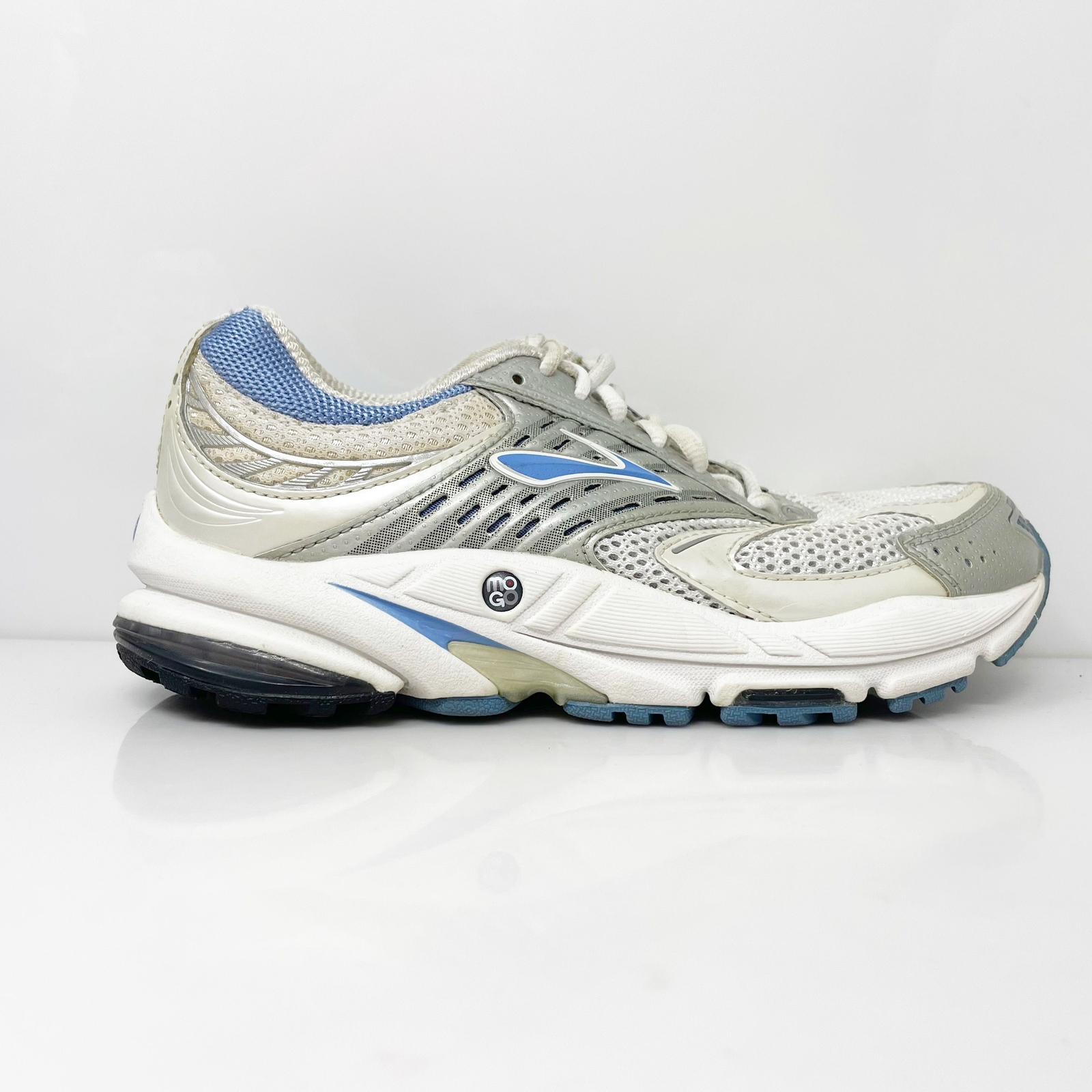 Brooks Womens Ariel MoGo 1200451B141 White Running Shoes Sneakers Size