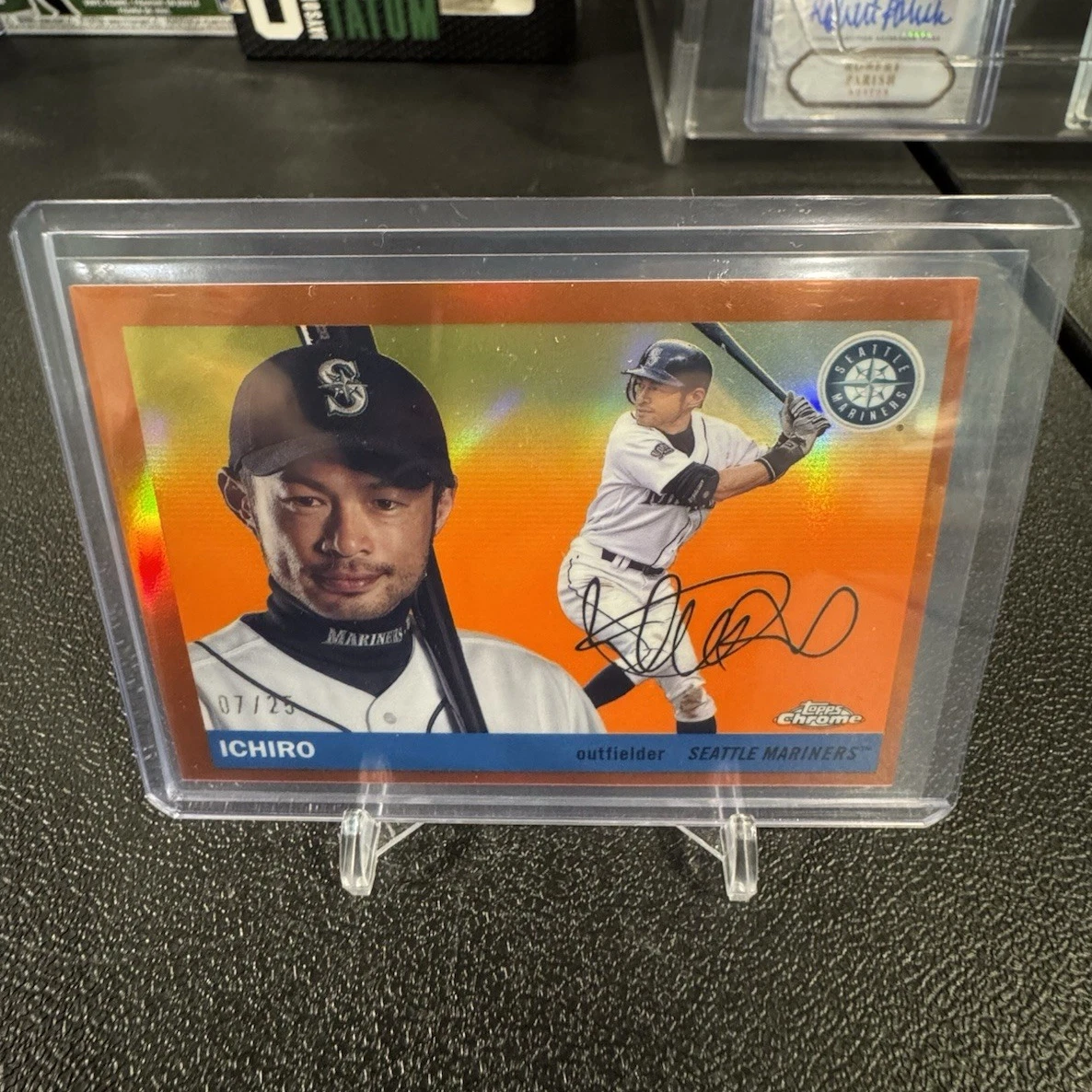 Topps Ichiro Suzuki Autographed Baseball Sports Trading Cards