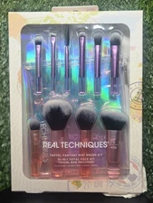 Real Techniques 11 Piece Travel Fantasy Mini Brush Set With Bag, Multicolor 