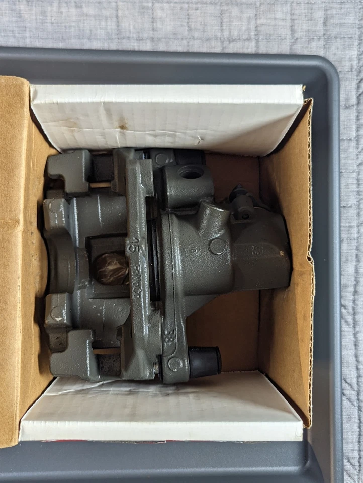 Pinza de freno Duralast 19-B2955 con soporte - Trasera (Ford Focus, Mazda 3) Foto 2 de 4