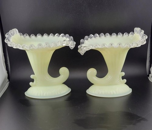 Par de candelabros Silvercrest Fenton de vidrio de uranio Cornucopia de colección - Imagen 1 de 15