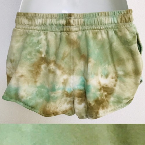 Cute and Comfy TIE DYE Shorts Size Medium - Picture 3 of 4