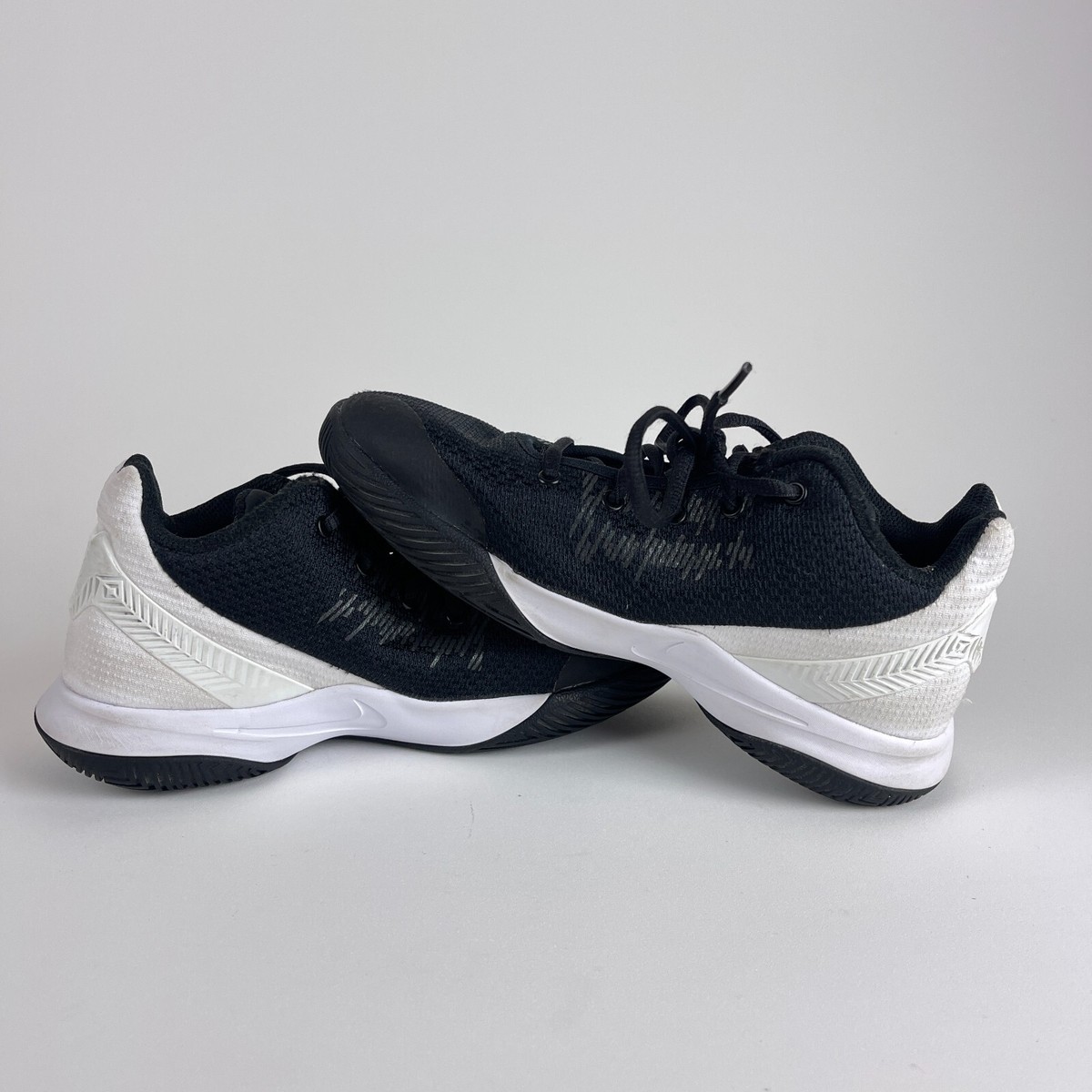 NIKE KYRIE FLYTRAP Ⅱ GS s-l1200.jpg