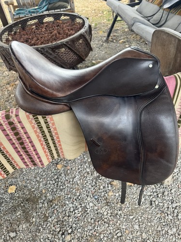 Schleese FLAIR Air Flocked 18” Havana brown Dressage Saddle