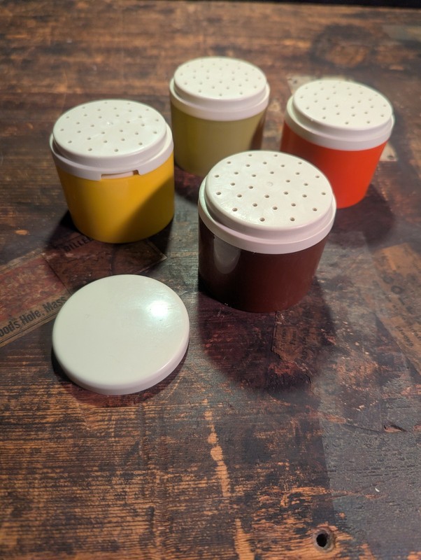 Vintage Tupperware Shaker Spice Tower 4pc Containers Harvest Storage 1308-24