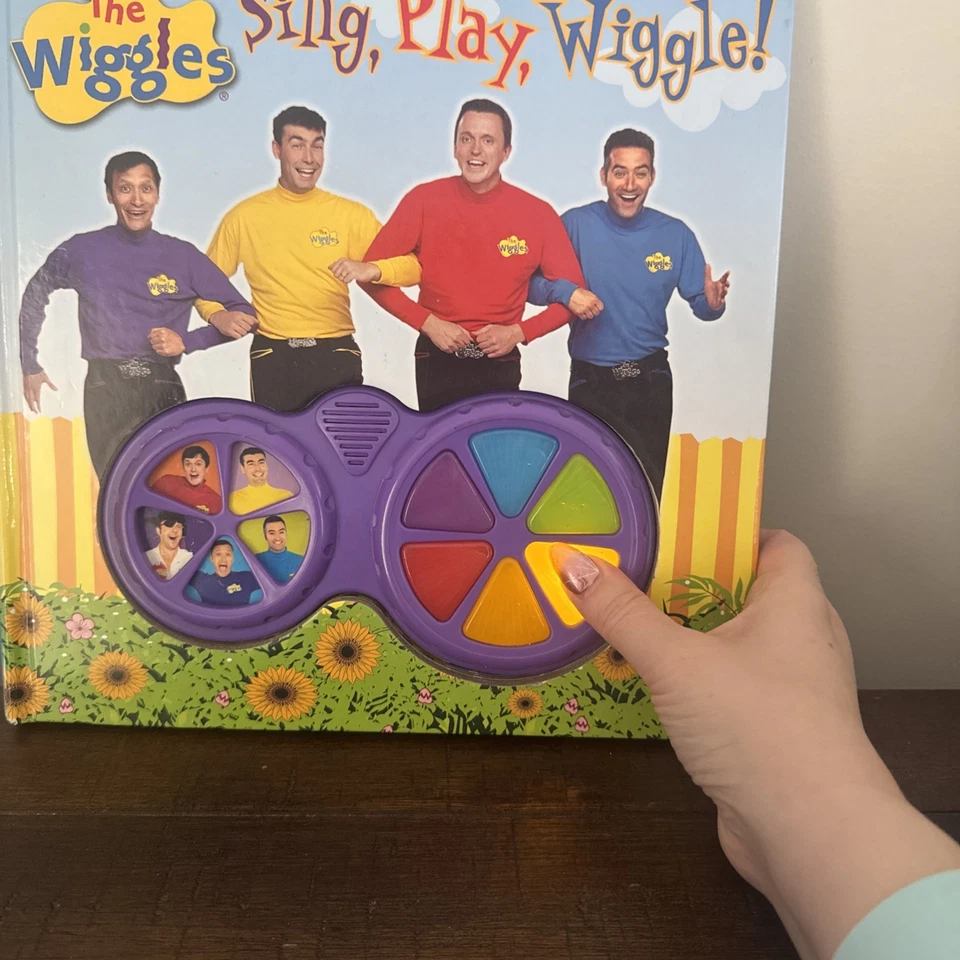 Wiggles Sing Play Drum Book by Publications International Ltd. Staff (2005,... - Image 2 of 4