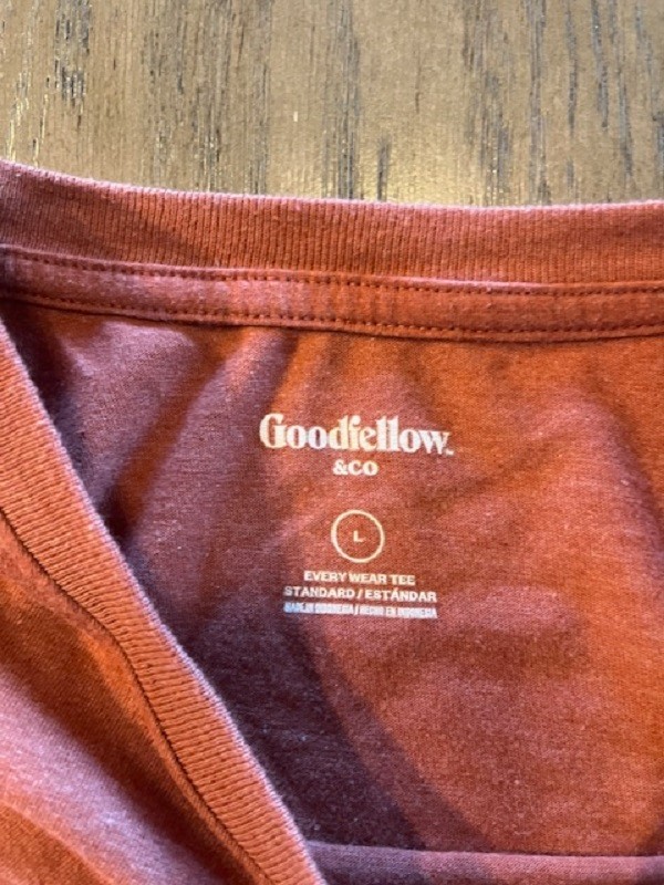 GOODFELLOW RUST SOLID CREW NECK SHORT SLEEVE SZ L… - image 2