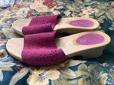 VINTAGE CHEROKEE PINK SUEDE STAPLE CLOGS SANDALS SIZE 7 Made In ITALY
