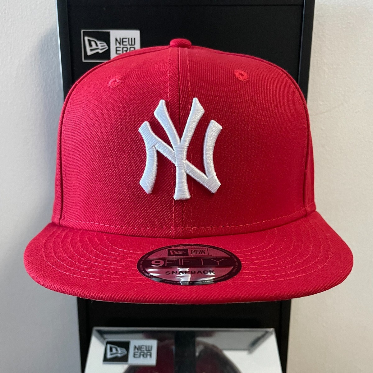 MLB New York Yankees 9FIFTY Adjustable Snap-Back New Era Cap Red