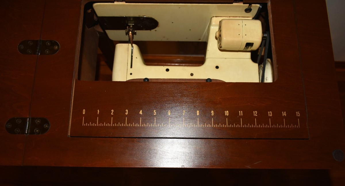 Midcentury Vintage Zig Zag Japan Model 1600 Sewing Machine in