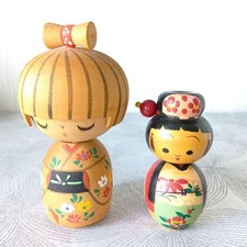 Japanese Kokeshi Wooden Folk Art Doll Set of 2 Collectible 15+