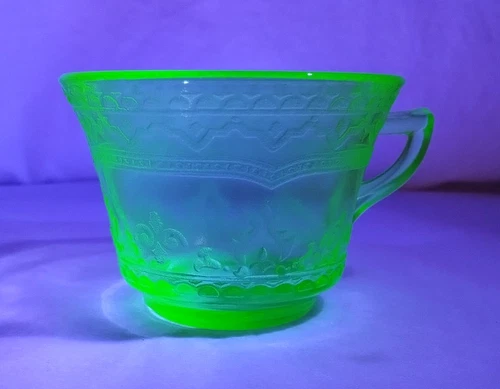 Vintage FEDERAL Depression Uranium Glass 3.5" Footed Cup Patrician / Spoke Green
