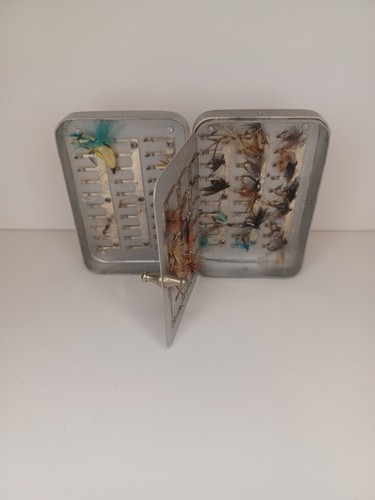Vintage fly fishing tin by Wheatley, Silmalloy metal double sided holds 72 flies
