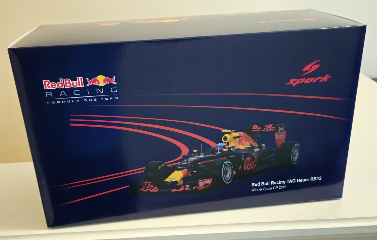 Spark 1/18 Max Verstappen #33 Red Bull RB12 2016 Winner Spanish GP