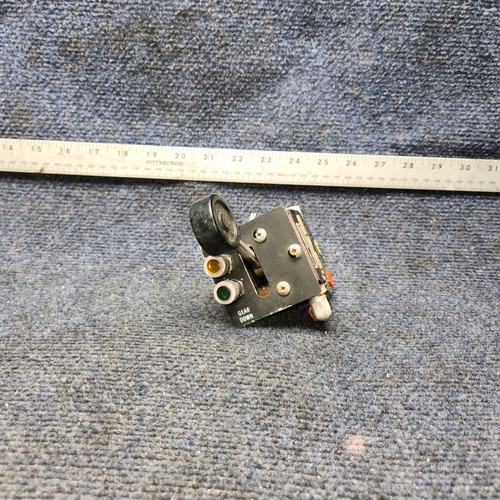 9881020-2 | Cessna 172RG | Landing Gear Selector Valve Assy/W Light