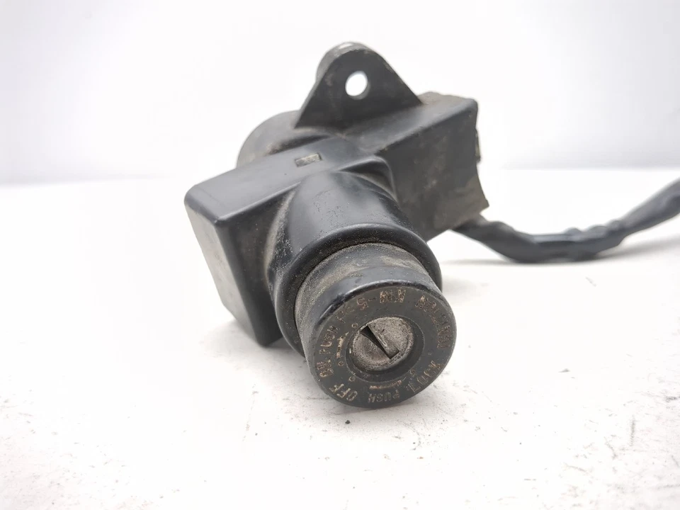 Замок на шлем зажигания с ключом 86-06 Kawasaki Concours ZG1000 - Изображение 3 из 4