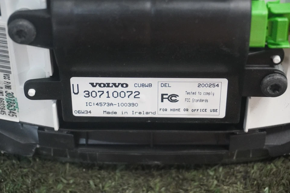 Volvo S40 2005 2006 2007 velocímetro calibre grupo fabricante de equipos originales 85 k millas 30710072 Foto 3 de 4