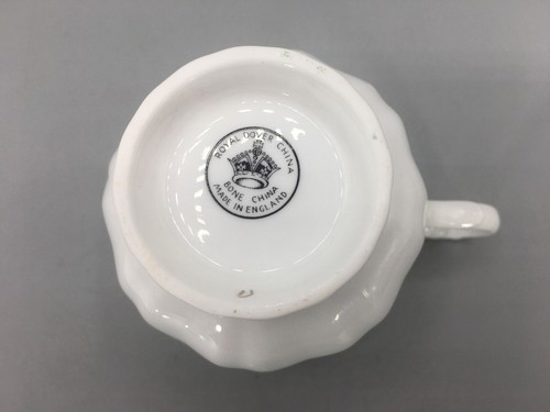 Royal Dover Bone China Red Roses Teacup & Saucer Floral England Vintage - Picture 16 of 19