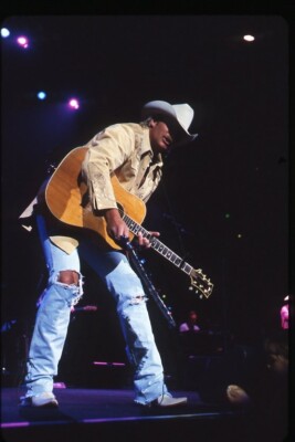ALAN JACKSON Chattahoochee REMEMBER WHEN Gone Country THE OLDER I GET SLIDE 18