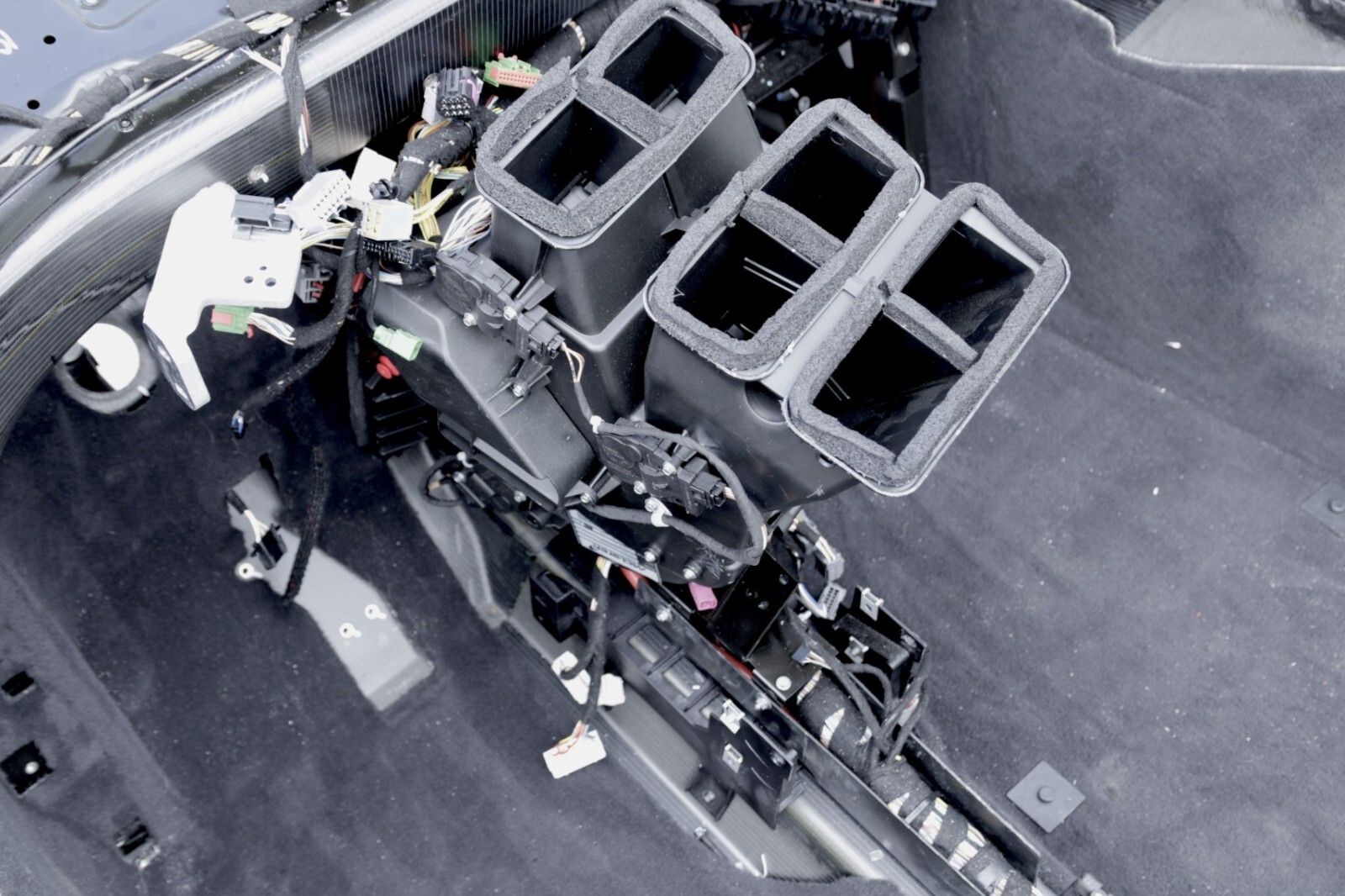 McLaren GT Coupe Carbon Fiber Monocell Hull Tub Cockpit Chassis 2022 OEM
