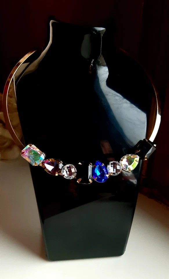 Statement Halsreif mit Funkelnden Strass°. - Bild 4 von 4