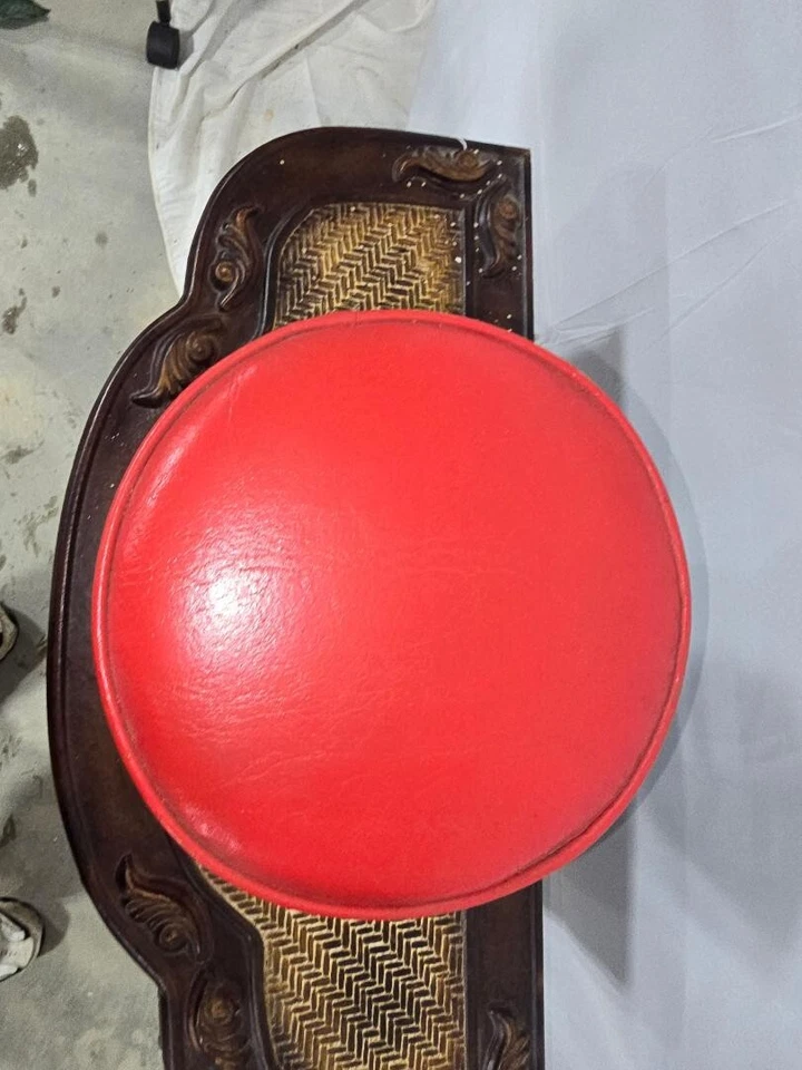 "Taburete de pie de vinilo redondo rojo pequeño vintage de 10""" Foto 3 de 4