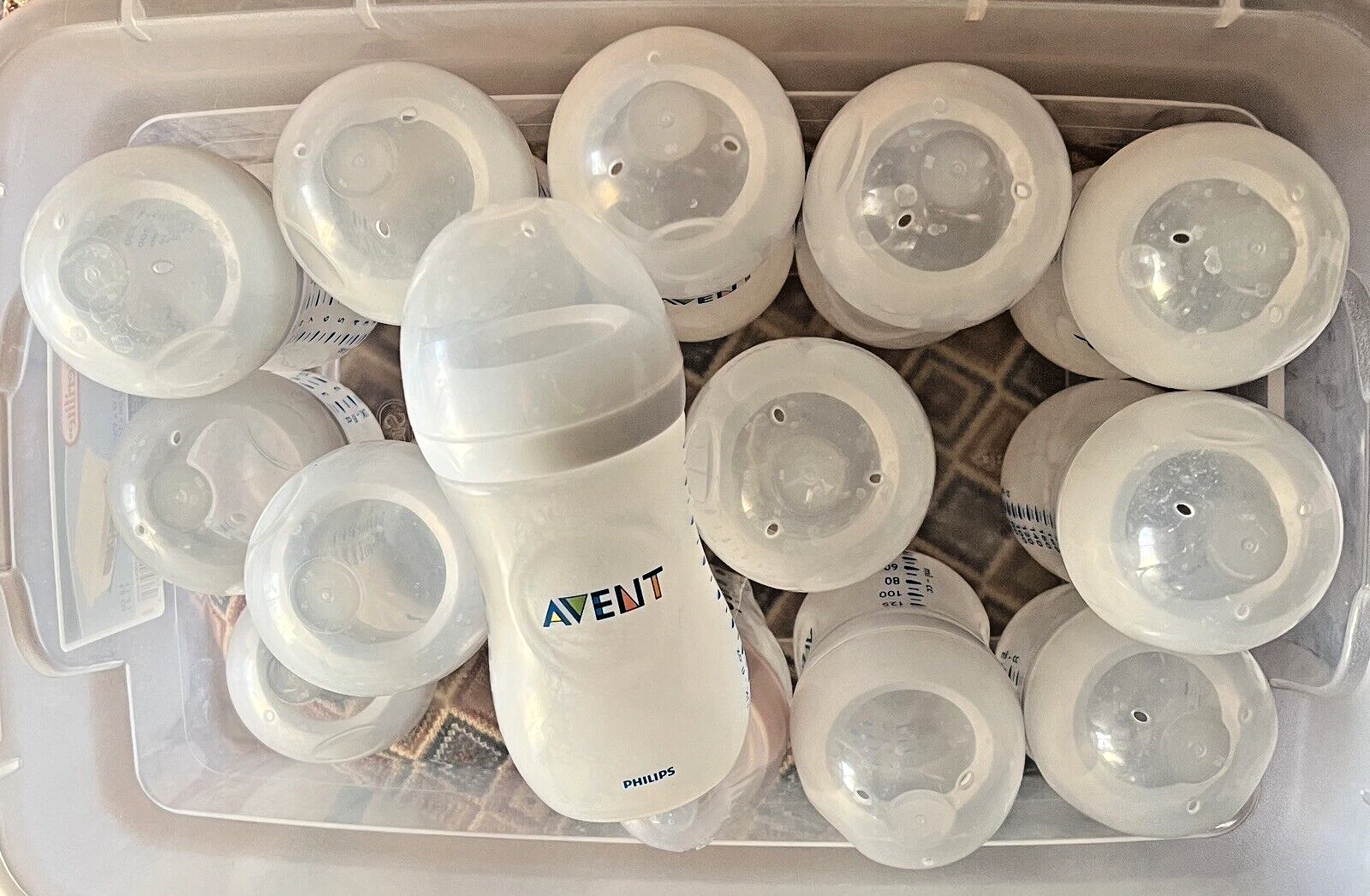 AVENT Baby Bottles nine 260 ml-cc & three 125 ml-cc lids caps no nipples