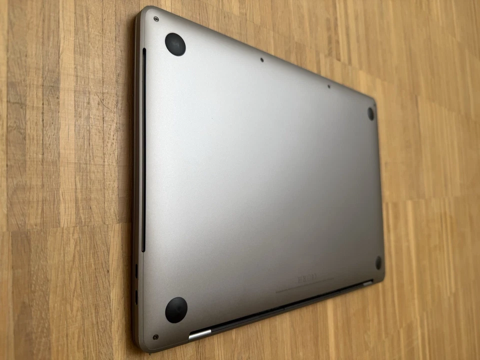 Apple MacBook Pro 13" Touch Bar - MPXV2D/A - A1706 - Space Gray - Bild 4 von 4