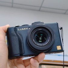 Panasonic LUMIX DMC-LX5 10.1MP 3.8X Optical Zoom Digital Camera Black