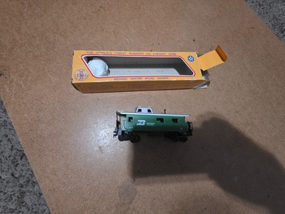 Mehano HO Burlington northern Caboose #10591
