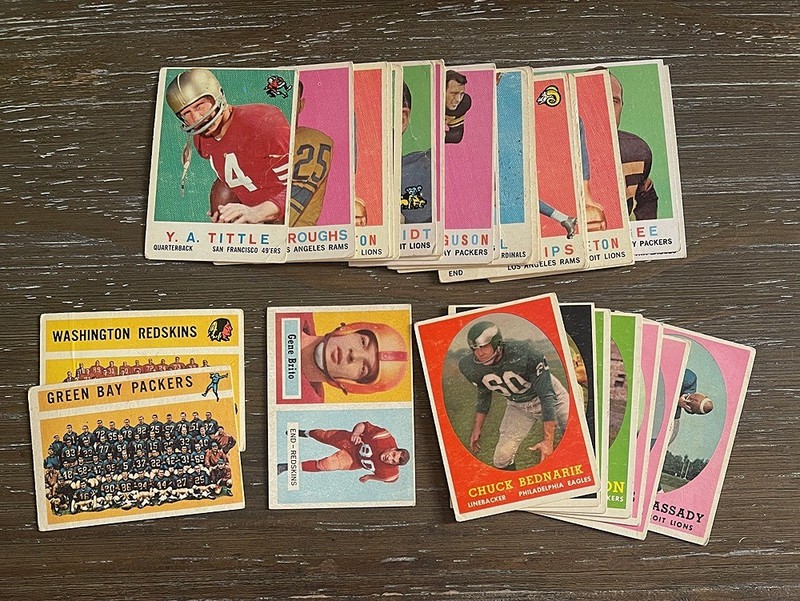 1950's Football Lot of 31 Cards - Lower Grade *BNCARDS*