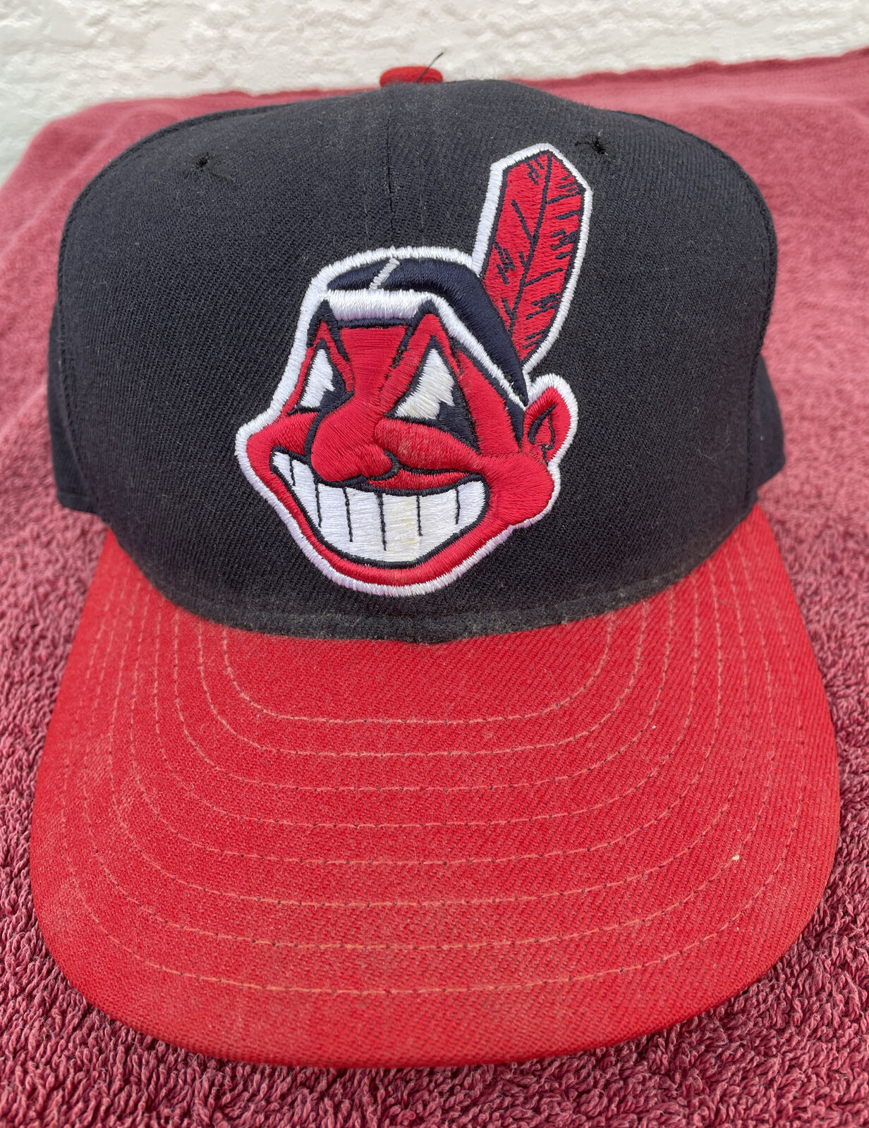 Autographed MLB Hat Cap Cleveland Indians 4 Signatures Size 6 3/4