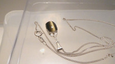 antik zarter Anh&auml;nger Tigerauge Cabochon florale Fassung 835 Silber + Kette 2,4g