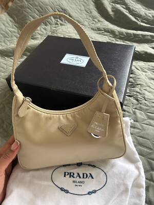Prada Re-Edition 2000 Mini Bag aus Re-Nylon