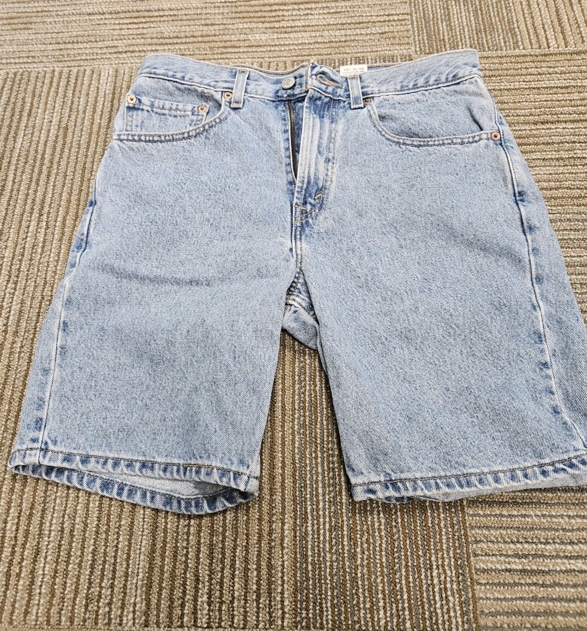 Vintage Levi’s 505 Denim Men's Shorts Regular Fit .  Size 31W. Denimcore.