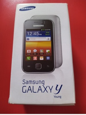 Smartphone Samsung Galaxy Young  GT-S5360  silber, +++, keine Beschädigungen
