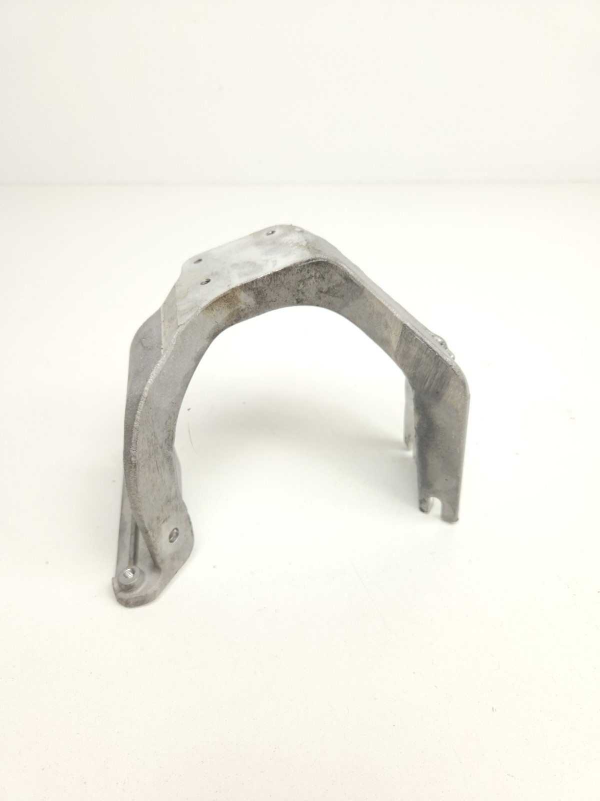 2012-2014 MCLAREN MP4-12C 650S FRONT RIGHT BRACKET OEM 11D0011CP
