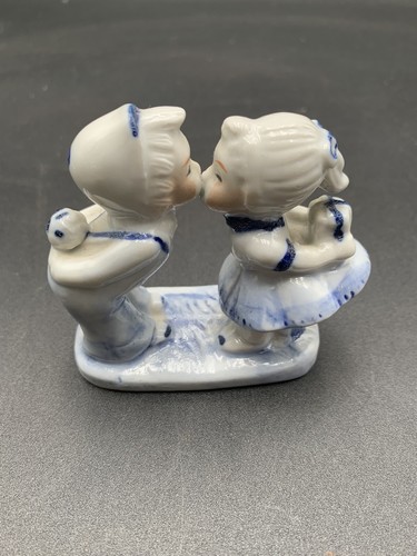 VTG Delt Blue White Porcelain Kissing Dutch Boy and Girl Figurine 3”T X ...