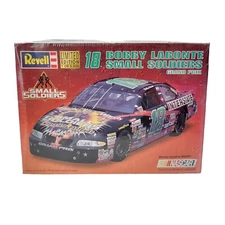 1999 REVELL #18 SMALL SOLDIERS GRAN PRIX BOBBY LABONTE 1:24 SCALE MODEL NEW