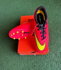 Nike Jr Hypervenom Phelon FG Kids' Soccer Shoe - BRIGHT CRIMSON/VOLT