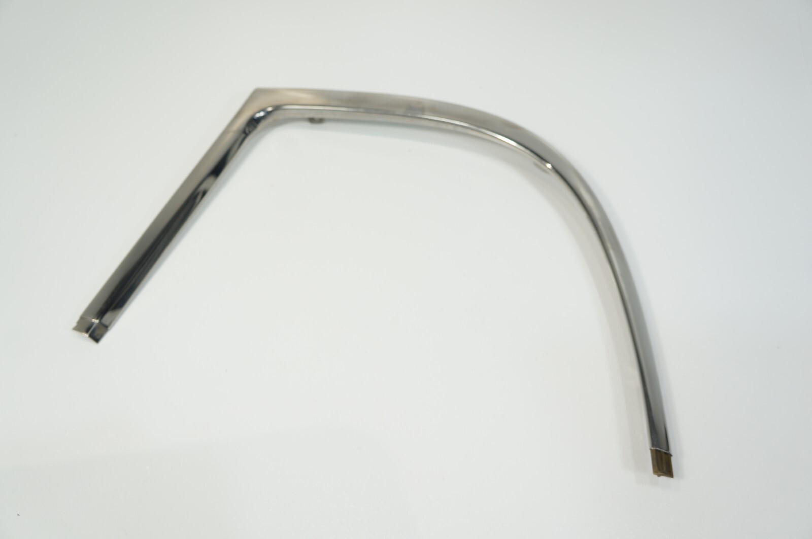 2009-2013 Bentley Continental Flying Spur Rear Passenger Side Door Glass Trim 
