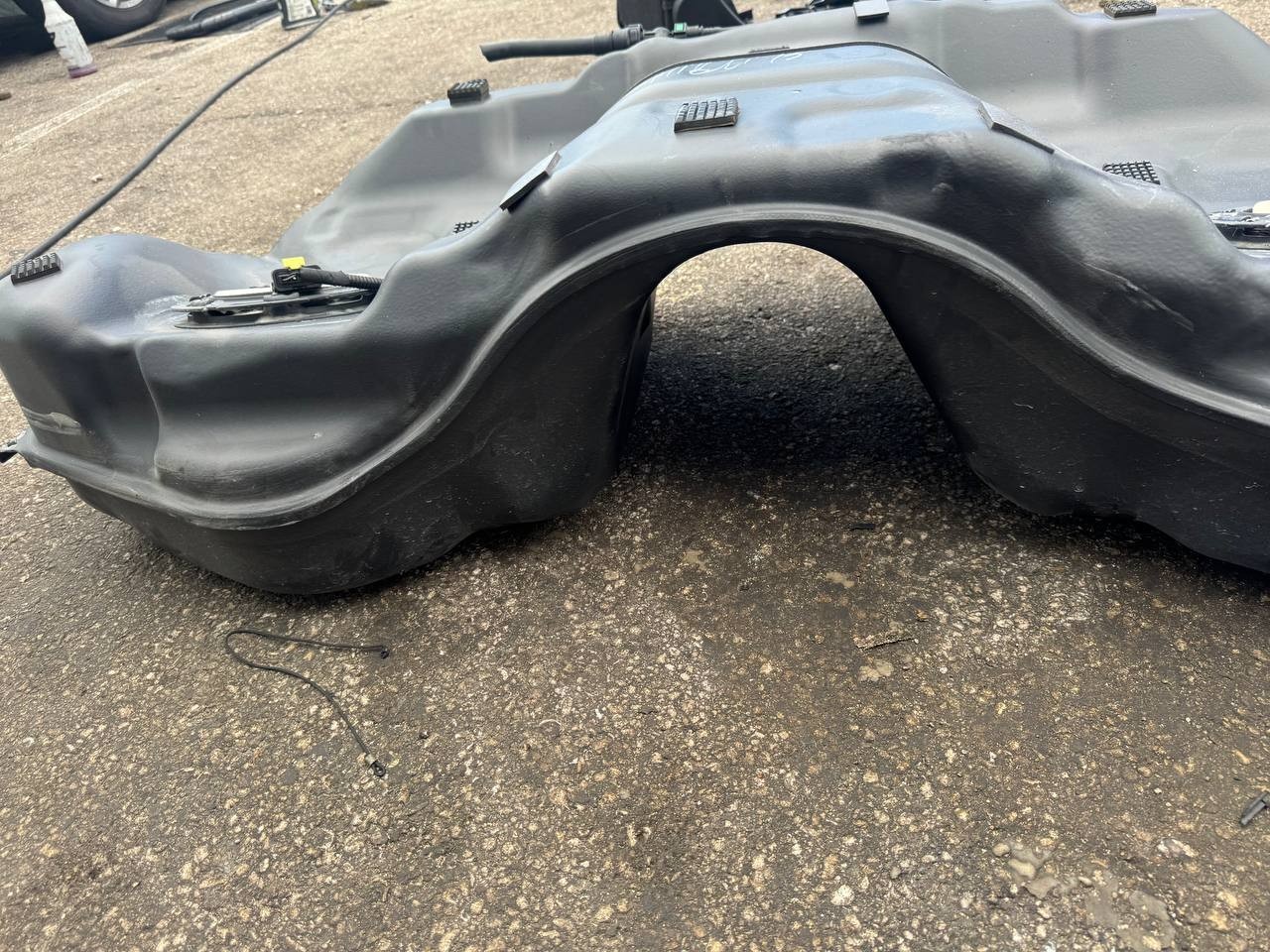 14-17 Maserati Ghibli Fuel Gas Tank Reservoir OEM 06700032570