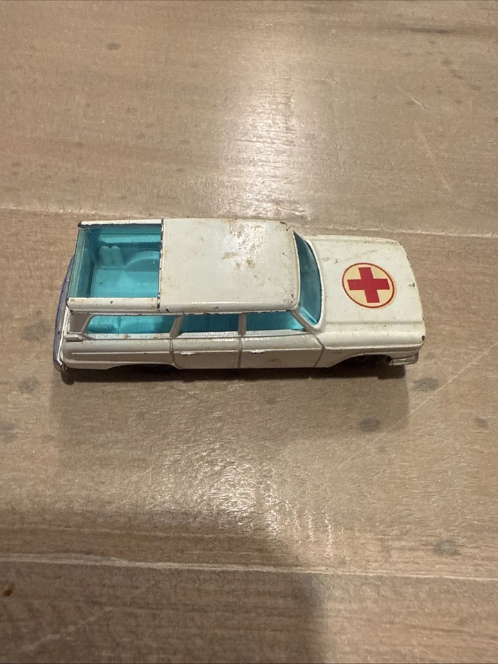 Ambulancia Husky Studebaker Wagonaire 1968 de colección; usada Foto 2 de 4