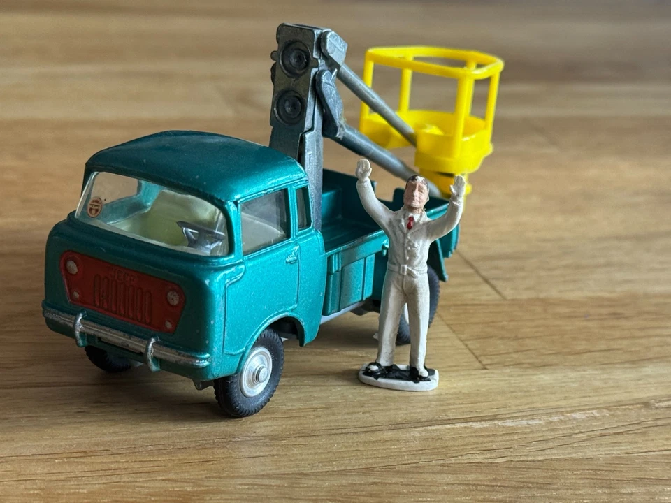 CORGI Toys, 478 Jeep FC-150 Hydraulic Tower Wagon, Umfang/Zustand s. Bilder, OVP - Bild 4 von 4