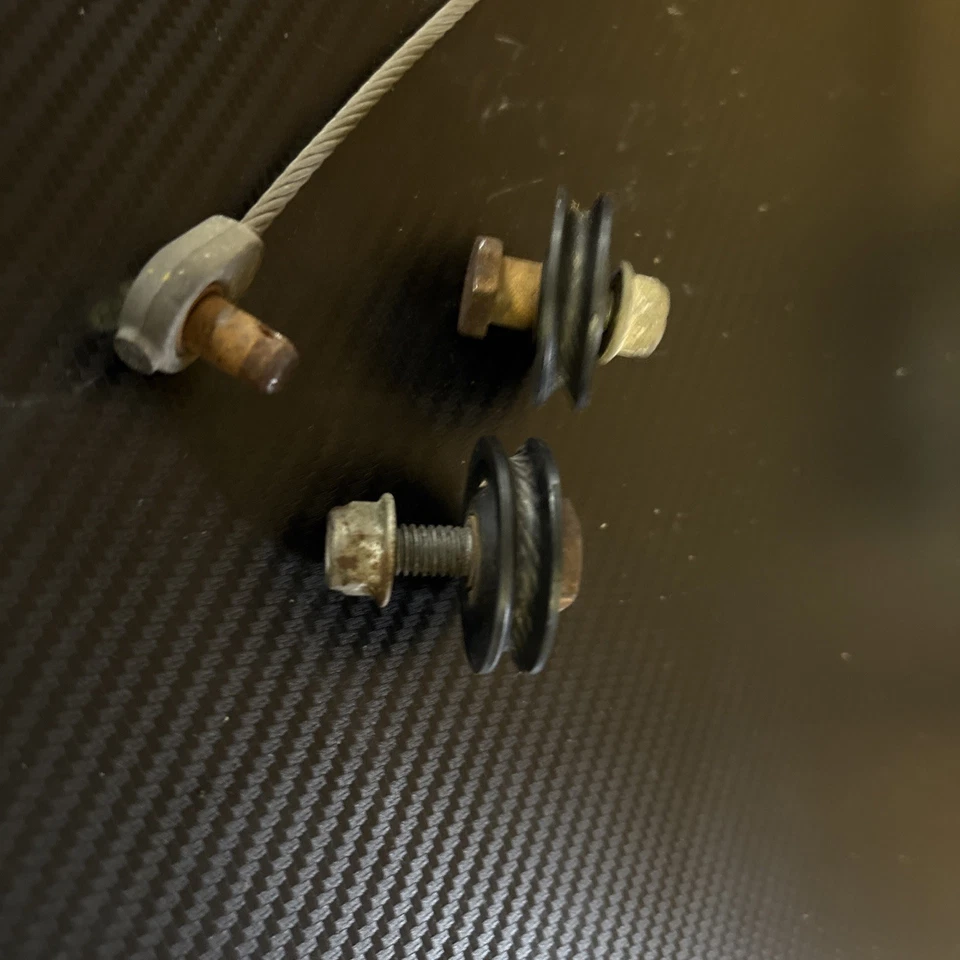 CUB CADET LT1042 LT1045 LT1046 LT1050 "PALANCA DE AJUSTE DE ALTURA DE CUBIERTA Y ACOPLAMIENTO" Foto 3 de 4