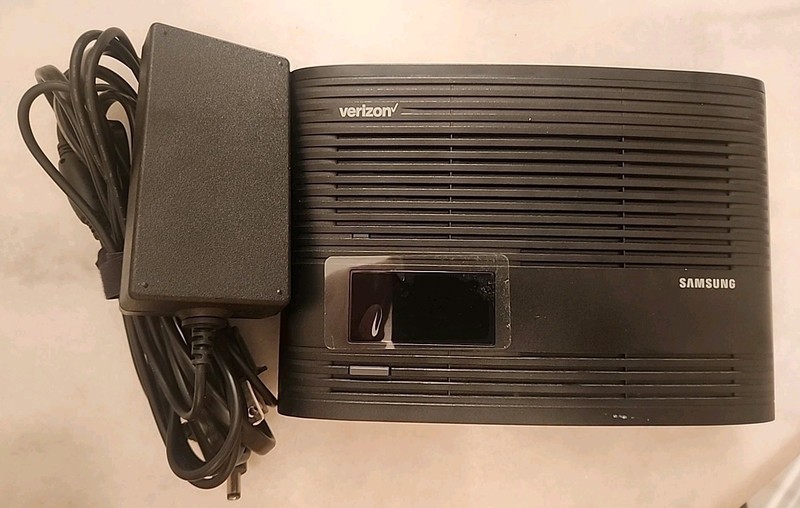 Samsung SLS-BU10B 4G LTE Network Extender for Verizon / Visible